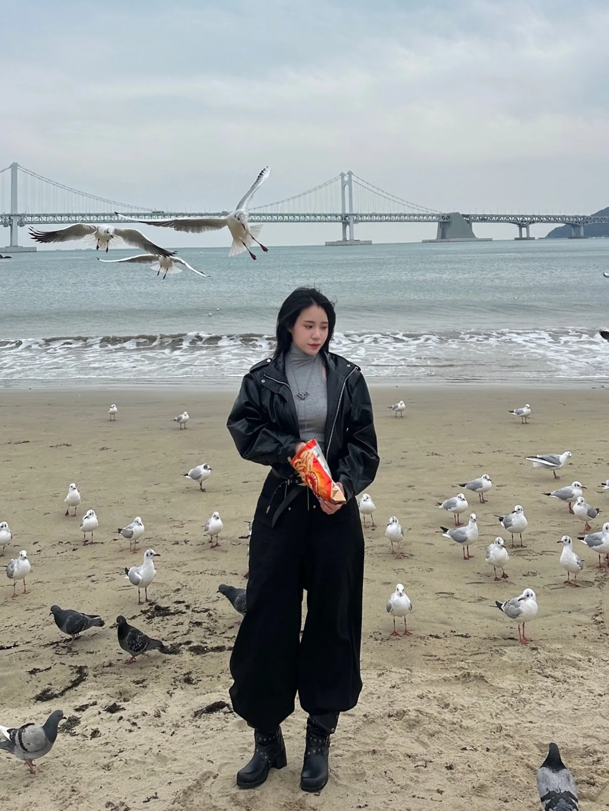 Busan people feed portrait 65